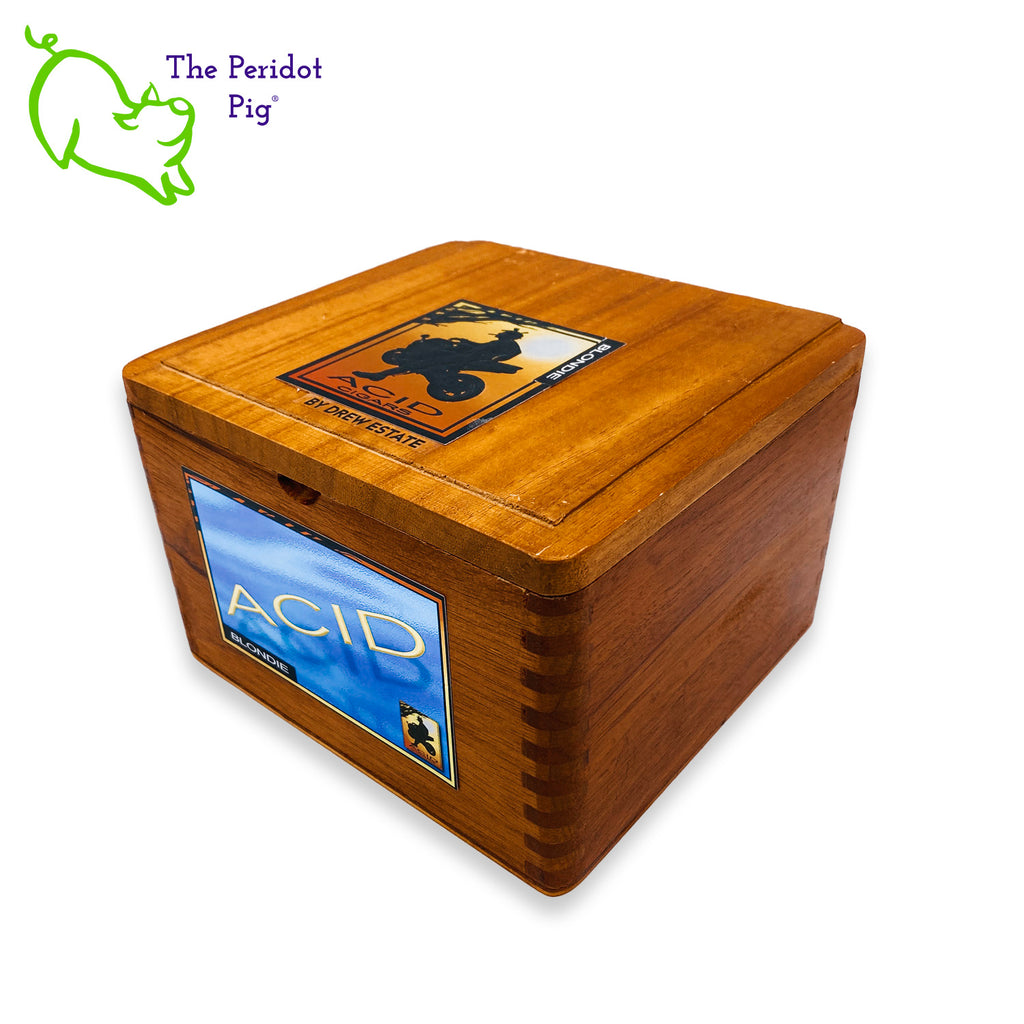 Do you have cigar smoking, card playing, shot drinking kind of friend?? Here's the perfect gift for them! We've taken a gently used cigar box and added a holder for 4 frosted glass shot glasses. We've then printed a spade, club, diamond and heart on the front of each shot glass. Closed box view shown.